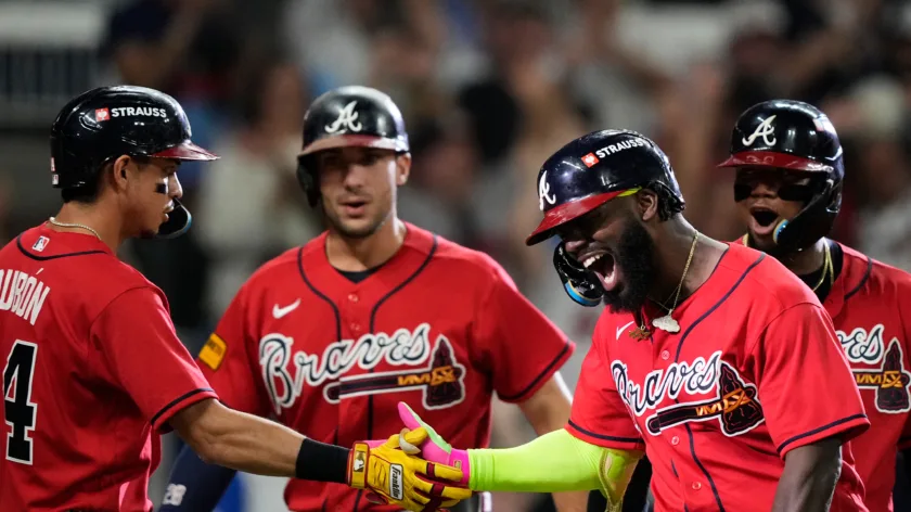 Braves Hit Three Homers To Beat Phillies 6-2 In Wild Card Clincher